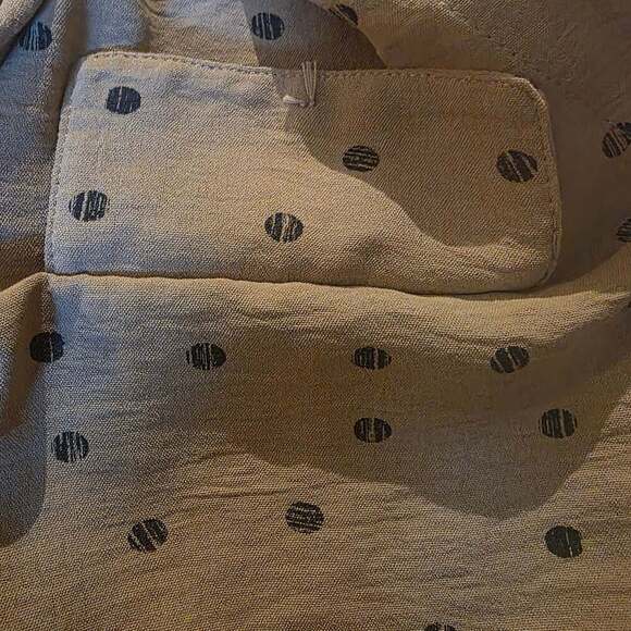 Adrienne Vittadini Women's Tan Polka Dot Blouse with Pockets Small - Picture 4 of 7